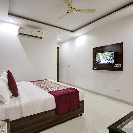 Hotel Devrana Delhi Airport Nueva Delhi Exterior foto
