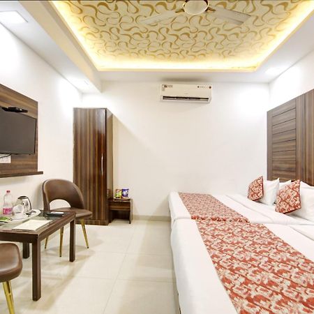 Hotel Devrana Delhi Airport Nueva Delhi Exterior foto